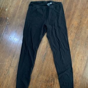 L Black leggings